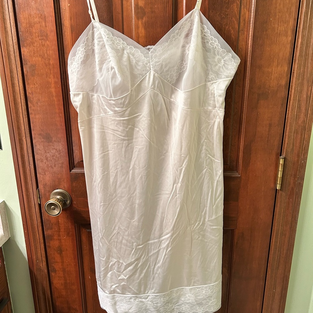 VTG White Nylon  Chemise with Lace Trim. Size 42
